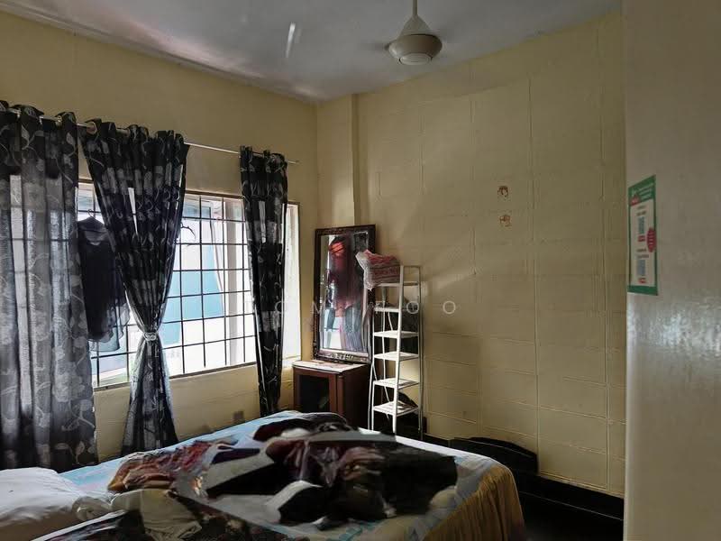 Flat for Sale at Taman Mewah Cheras - Tom Foo - Bedroom - PropertyGuru.com.my
