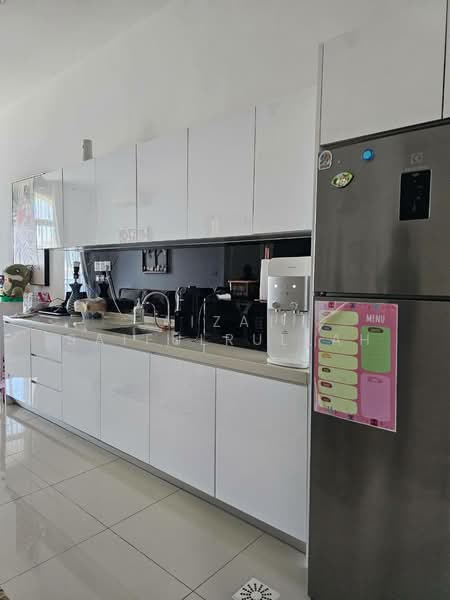 Kondominium untuk Disewa di Isle of Kamares - Aizat Saifulrullah - Kitchen - PropertyGuru.com.my