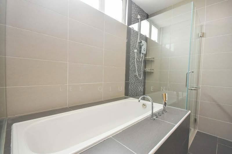 3-storey Terraced House for Rent in Taman Nusa Sentral (Iskandar Puteri (Nusajaya)) - Lee Qiu Wen - Bathroom - PropertyGuru.com.my