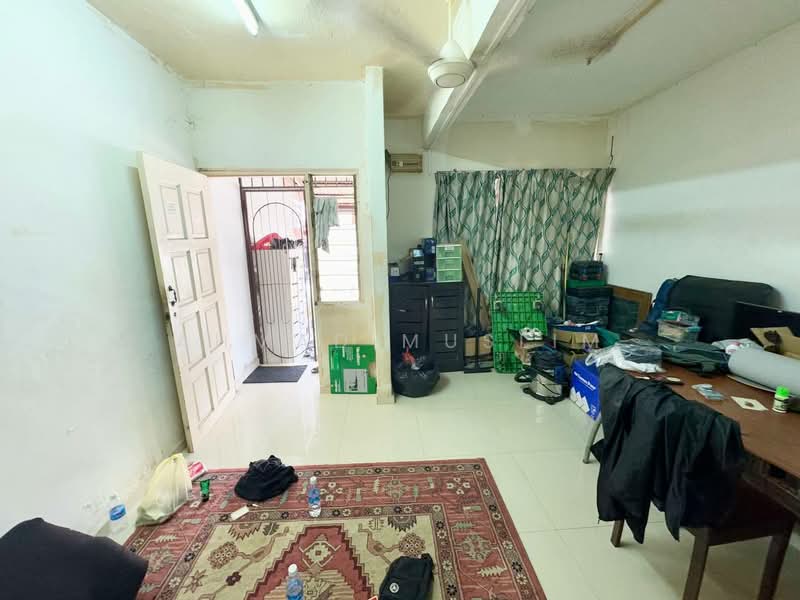 2-storey Terraced House for Sale in Melawati (Selangor) - Ahmad Muslim - Living Room - PropertyGuru.com.my