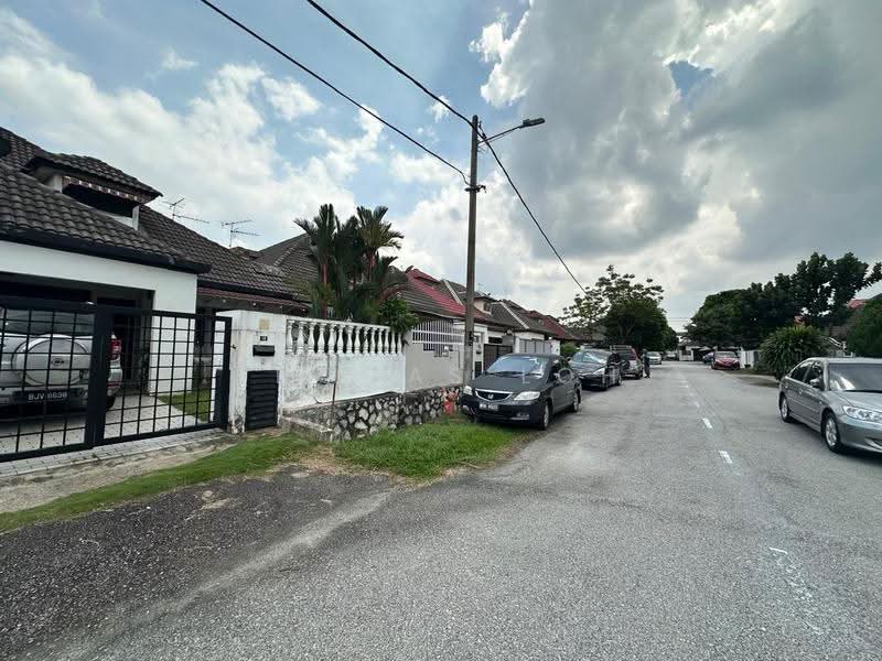 Terraced House for Sale in Usj 2 (Subang Jaya) - Thomas Loh - Exterior - PropertyGuru.com.my