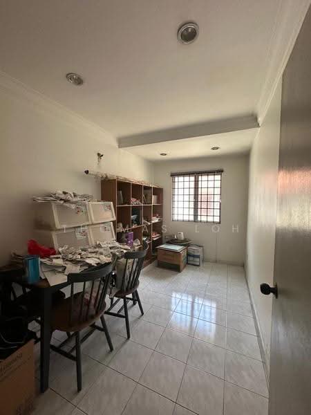 Terraced House for Sale in Usj 2 (Subang Jaya) - Thomas Loh - Study - PropertyGuru.com.my