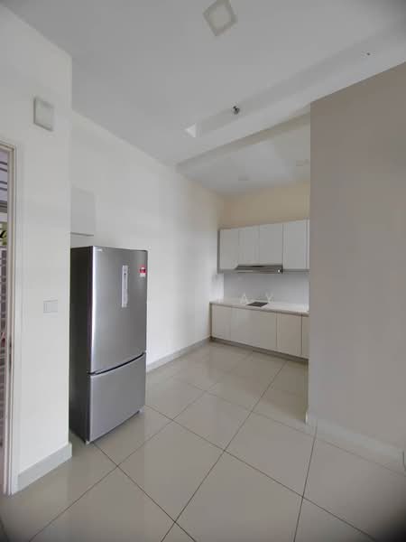 Apartment for Rent at Austin Suites (Permata Austin) - Jas Tay - Kitchen - PropertyGuru.com.my