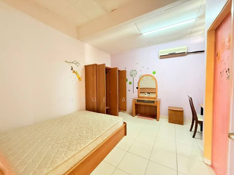 Semi-Detached House for Sale in Seremban 3 (Rasah) - Sharul Ansari - Bedroom - PropertyGuru.com.my