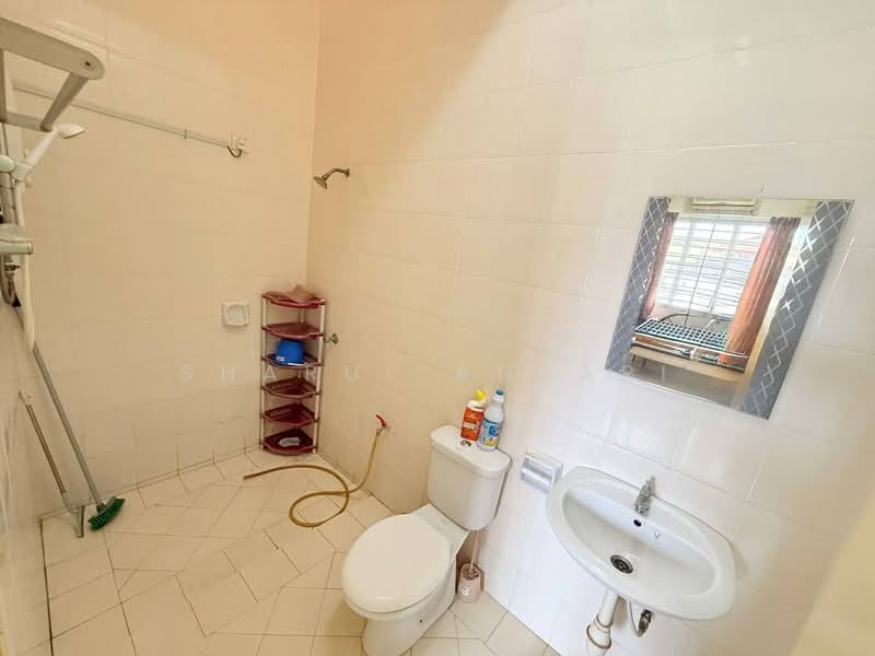 Semi-Detached House for Sale in Seremban 3 (Rasah) - Sharul Ansari - Bathroom - PropertyGuru.com.my