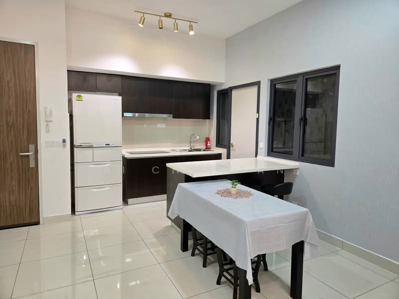 Kediaman Servis untuk Dijual di Setia City Residences - Ai Chin Tan - Kitchen - PropertyGuru.com.my