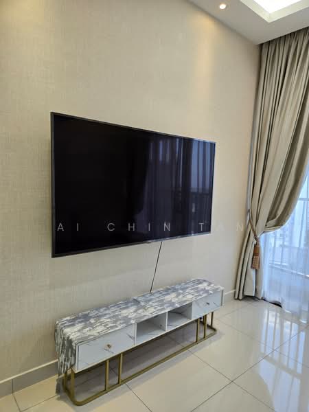 Kediaman Servis untuk Dijual di Setia City Residences - Ai Chin Tan - Living Room - PropertyGuru.com.my