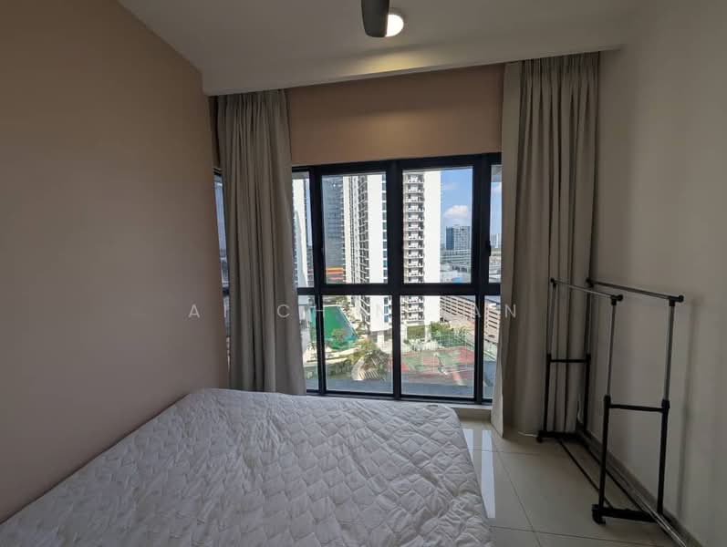 Kediaman Servis untuk Dijual di Setia City Residences - Ai Chin Tan - Bedroom - PropertyGuru.com.my