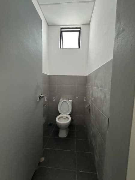 Shop / Office untuk Disewa di Austin Crest (Johor Bahru) - Jesy Tey - Bathroom - PropertyGuru.com.my