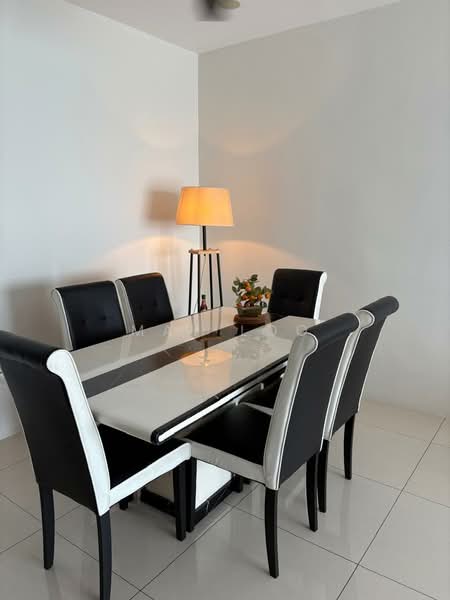 Kondominium untuk Disewa di Manhattan Condominium - May Loo - Dining Room - PropertyGuru.com.my