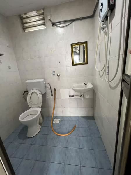 Pangsapuri untuk Disewa di Villa Krystal @ Bandar Selesa Jaya - Royz Ng - Bathroom - PropertyGuru.com.my