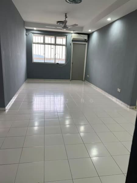 Pangsapuri untuk Disewa di Villa Krystal @ Bandar Selesa Jaya - Royz Ng - Living Room - PropertyGuru.com.my