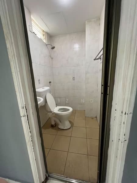 Pangsapuri untuk Disewa di Villa Krystal @ Bandar Selesa Jaya - Royz Ng - Bathroom - PropertyGuru.com.my
