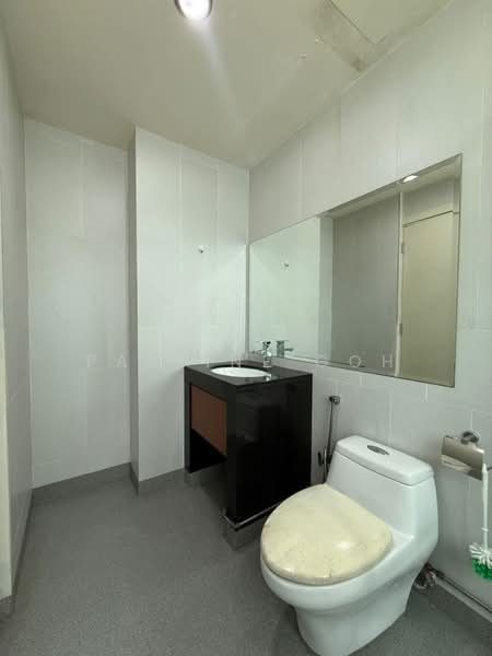 Pangsapuri untuk Dijual di Impiana - Pauline Goh - Bathroom - PropertyGuru.com.my