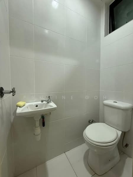 Pangsapuri untuk Dijual di Impiana - Pauline Goh - Bathroom - PropertyGuru.com.my