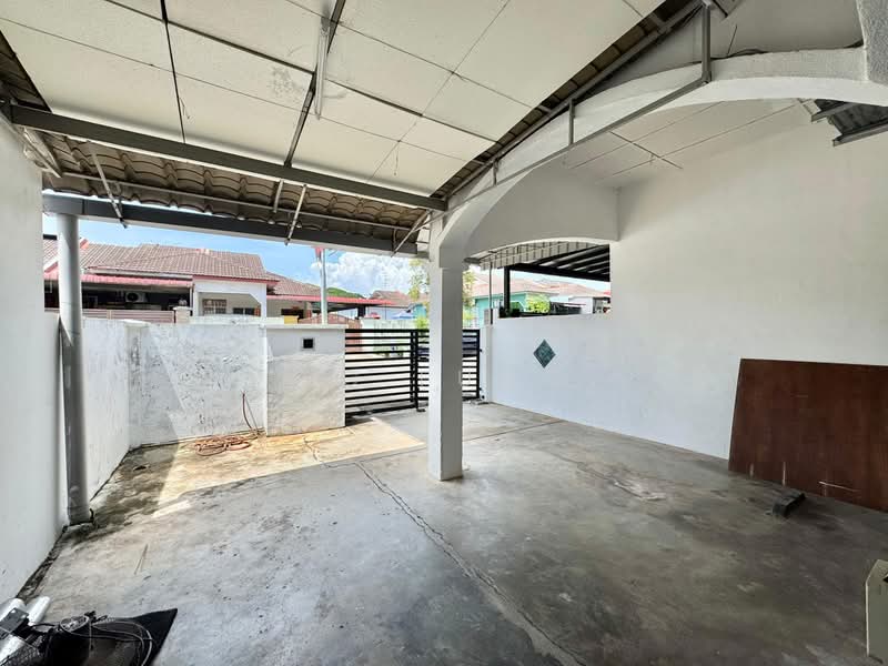1-storey Terraced House for Sale in Bukit Indah (Iskandar Puteri (Nusajaya)) - YC Fung - Exterior - PropertyGuru.com.my