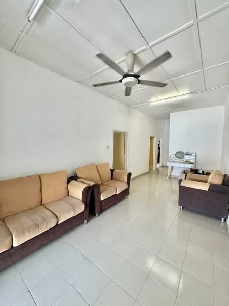 1-storey Terraced House for Sale in Bukit Indah (Iskandar Puteri (Nusajaya)) - YC Fung - Living Room - PropertyGuru.com.my