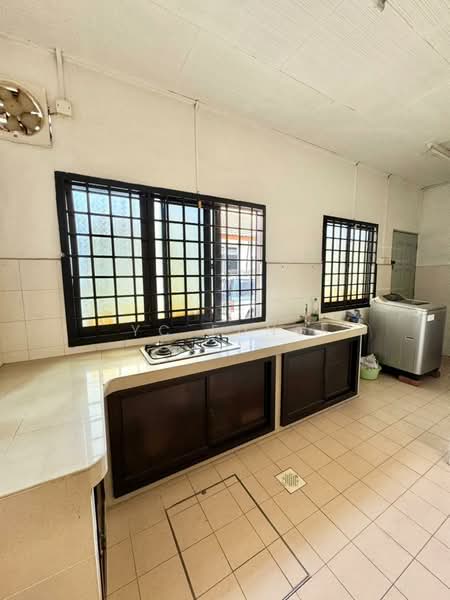 1-storey Terraced House for Sale in Bukit Indah (Iskandar Puteri (Nusajaya)) - YC Fung - Kitchen - PropertyGuru.com.my