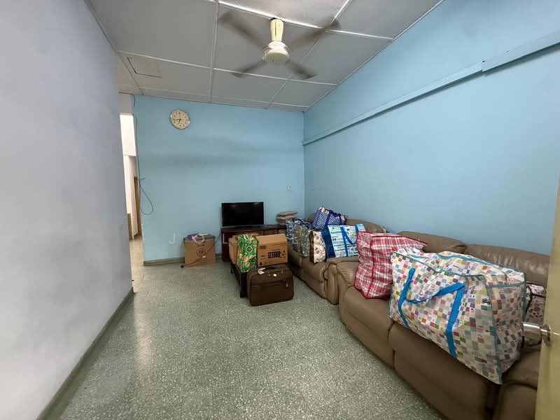 1-storey Terraced House for Sale in Taman Midah (Cheras) - Joly Liew - Living Room - PropertyGuru.com.my