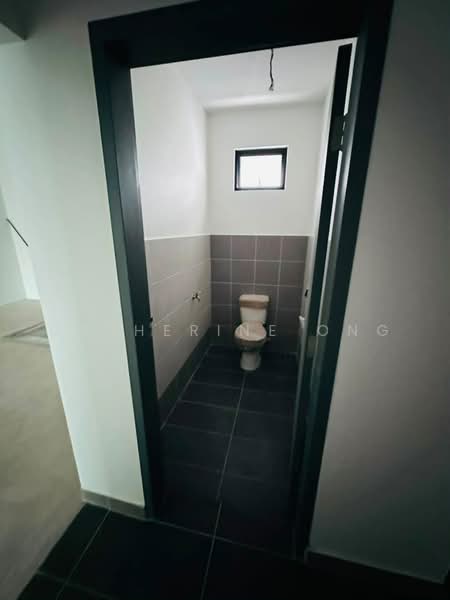 Shop / Office untuk Disewa di Bandar Baru Permas Jaya (Permas Jaya) - Catherine Ong - Bathroom - PropertyGuru.com.my