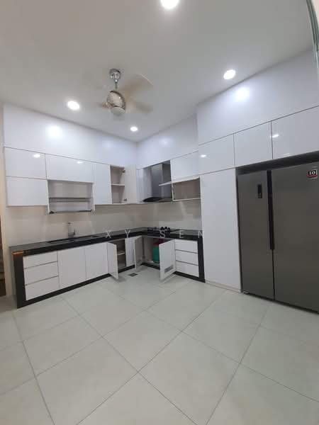 Bungalow House for Rent in Taman Desa Tebrau (Tebrau) - XY Sen - Kitchen - PropertyGuru.com.my