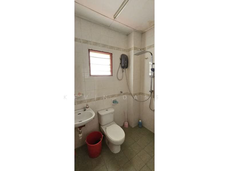 2-storey Terraced House for Sale in Kota Kemuning (Shah Alam) - Kevin Dass - Bathroom - PropertyGuru.com.my