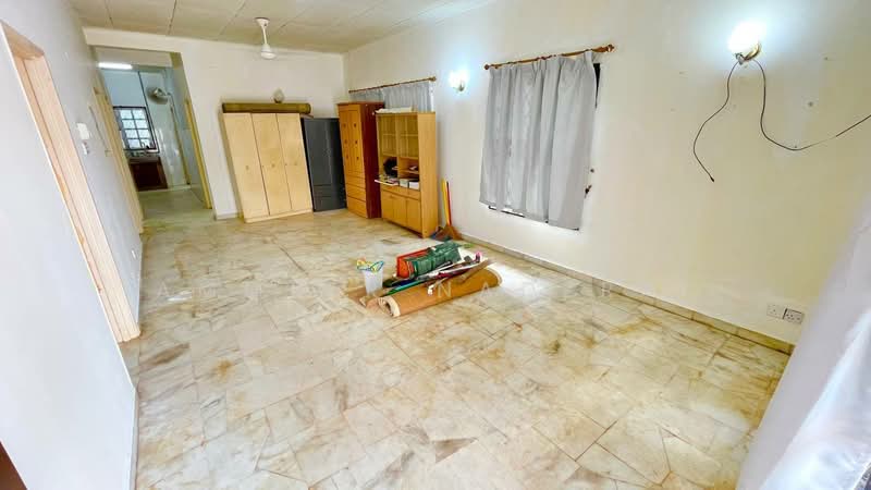 1-storey Terraced House for Sale in Alam Damai (Cheras) - Ammeer Nadzrai - Living Room - PropertyGuru.com.my