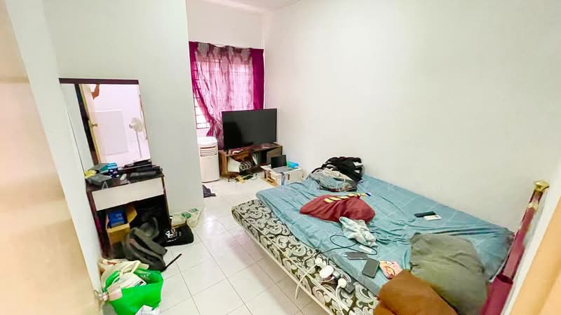 Rumah Teres 2-Tingkat untuk Dijual di Taman Sinaran (Balakong) - Ammeer Nadzrai - Bedroom - PropertyGuru.com.my