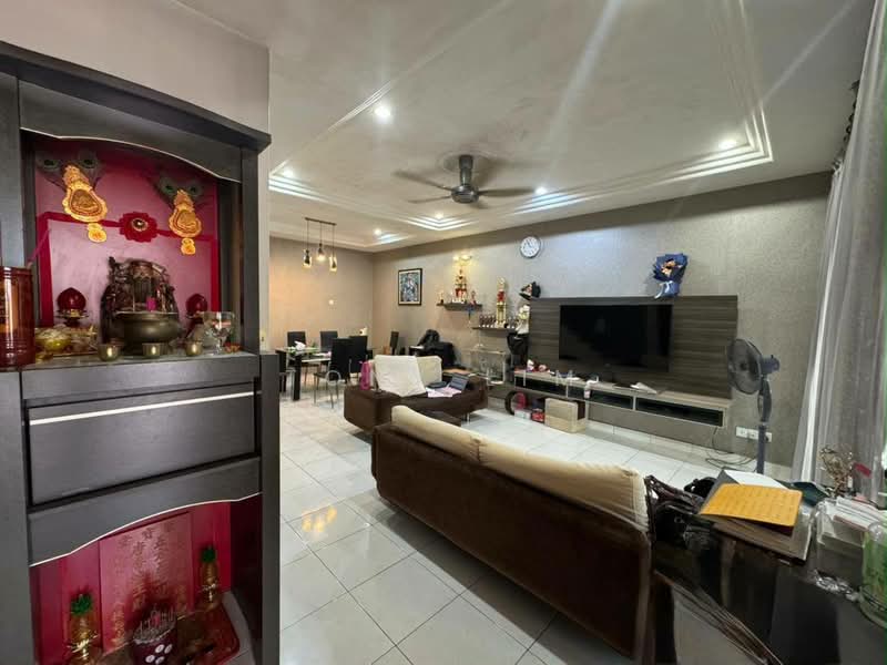 2-storey Terraced House for Rent in Austin (Johor Bahru) - Tony Lim - Living Room - PropertyGuru.com.my