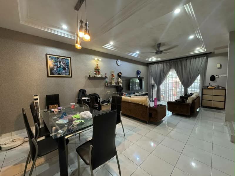 2-storey Terraced House for Rent in Austin (Johor Bahru) - Tony Lim - Living Room - PropertyGuru.com.my