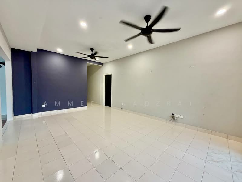 Rumah Berkembar untuk Dijual di Taman Desaria (Nilai) - Ammeer Nadzrai - Living Room - PropertyGuru.com.my