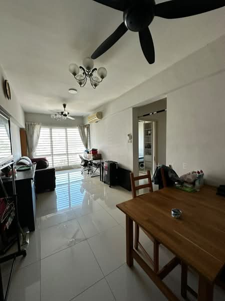 Service Residence for Sale at Tiara Mutiara / The Crown - Vincent Chye - Living Room - PropertyGuru.com.my