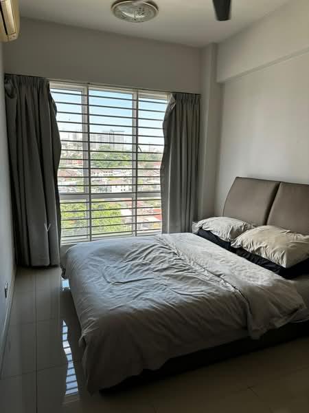 Service Residence for Sale at Tiara Mutiara / The Crown - Vincent Chye - Bedroom - PropertyGuru.com.my