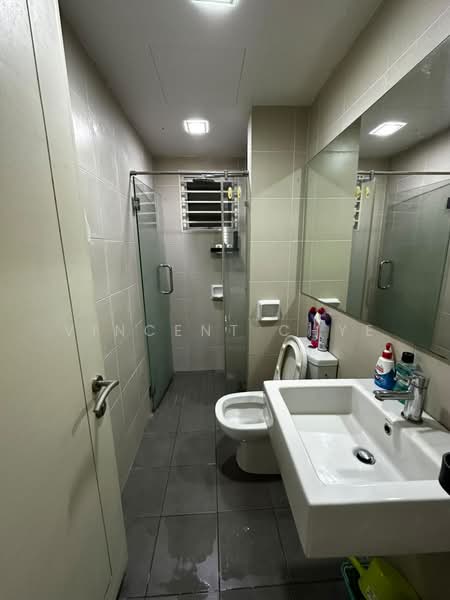 Service Residence for Sale at Tiara Mutiara / The Crown - Vincent Chye - Bathroom - PropertyGuru.com.my