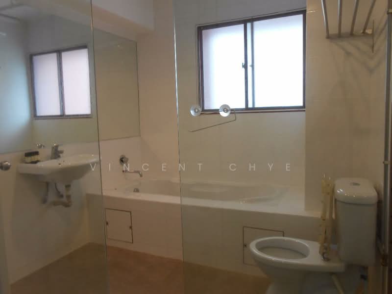 Kondominium untuk Dijual di Faber Heights - Vincent Chye - Bathroom - PropertyGuru.com.my