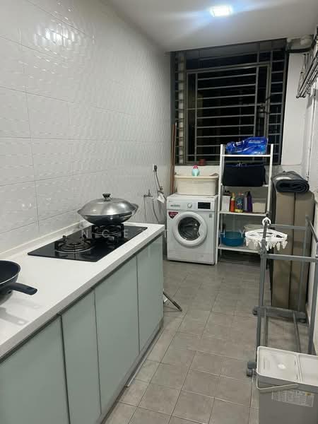 Kediaman Servis untuk Dijual di Koi Kinrara - Vincent Chye - Kitchen - PropertyGuru.com.my
