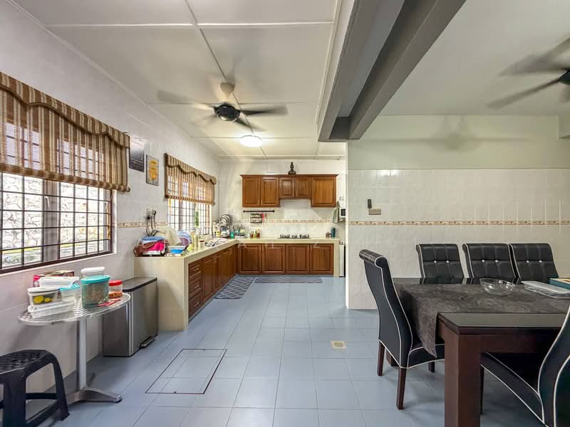 2-storey Terraced House for Sale in Bandar Kinrara Seksyen 4 (Bandar Kinrara) - Afiqah zaidi - Kitchen - PropertyGuru.com.my