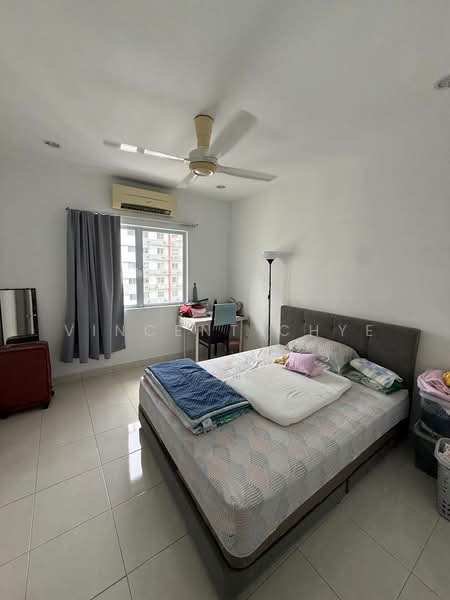 Kediaman Servis untuk Dijual di Koi Kinrara - Vincent Chye - Bedroom - PropertyGuru.com.my