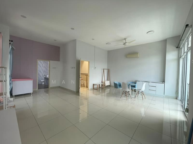 Cluster House for Sale in Taman Nusa Sentral (Iskandar Puteri (Nusajaya)) - Mang Janet - Living Room - PropertyGuru.com.my