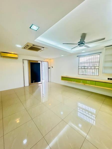 2-storey Terraced House for Sale in Taman Sierra Perdana (Masai) - Sufi Norman - Living Room - PropertyGuru.com.my
