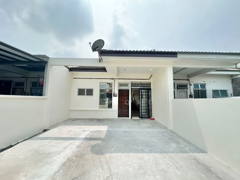 1-storey Terraced House for Sale in Bandar Saujana Putra (Tanjong Duabelas) - Abdul Qadir - PropertyGuru.com.my