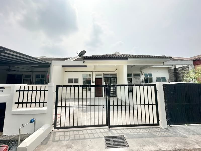 1-storey Terraced House for Sale in Bandar Saujana Putra (Tanjong Duabelas) - Abdul Qadir - PropertyGuru.com.my