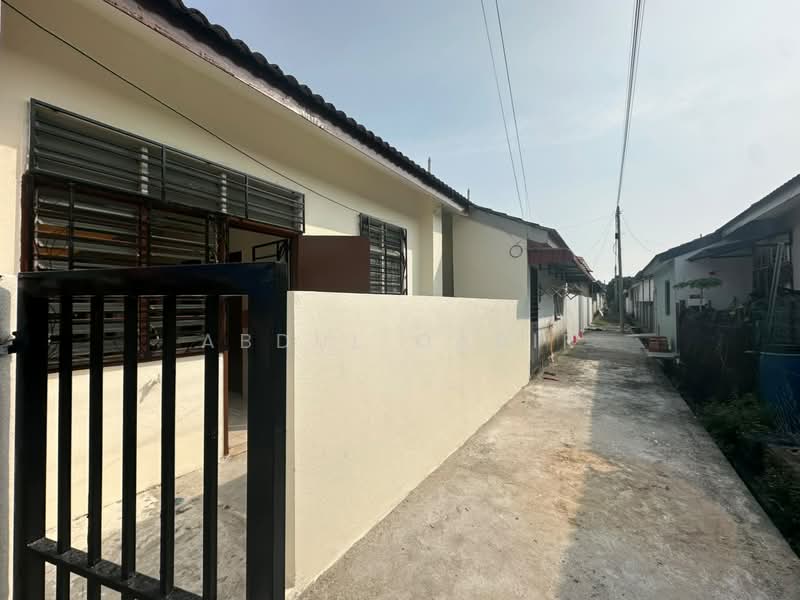 1-storey Terraced House for Sale in Bandar Saujana Putra (Tanjong Duabelas) - Abdul Qadir - PropertyGuru.com.my