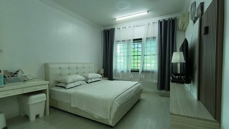 2-storey Terraced House for Sale in Taman Mount Austin (Tebrau) - Sam Tan - Bedroom - PropertyGuru.com.my