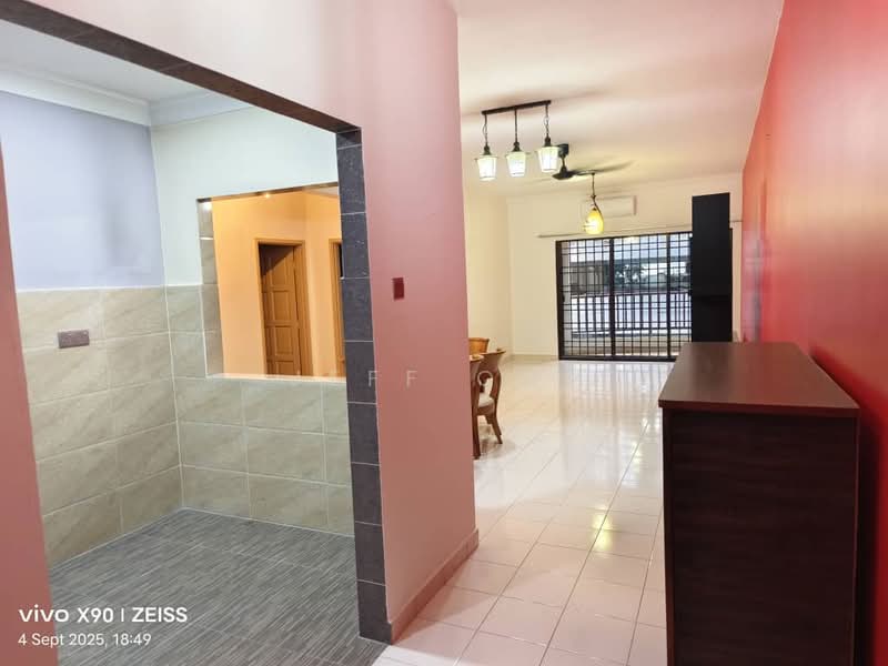 Condominium for Rent at Sri Putramas - Jeff Ooi - Living Room - PropertyGuru.com.my