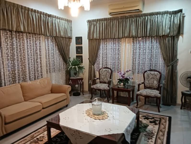 Bungalow House untuk Dijual di Banggul (Terengganu) - Fazielawatie Ishak - Living Room - PropertyGuru.com.my