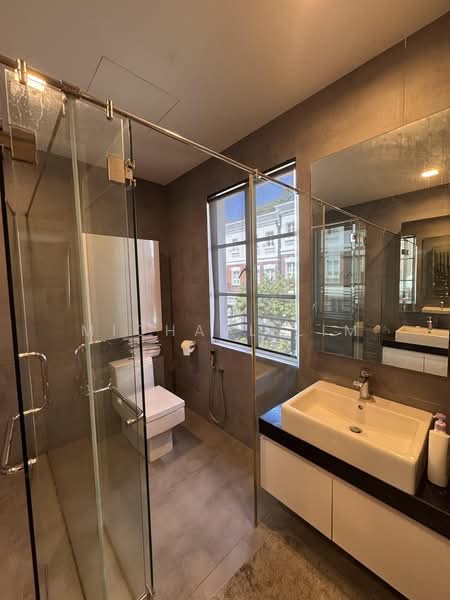 3-storey Terraced House for Rent in Damansara Heights (Kuala Lumpur) - Michael Lim - Bathroom - PropertyGuru.com.my