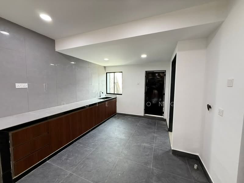 Rumah Teres 1-Tingkat untuk Dijual di Taman Saujana (Pontian) - Daniel Yong - Kitchen - PropertyGuru.com.my