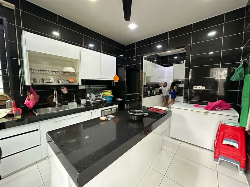 Bungalow House untuk Dijual di Bandar Sungai Long (Selangor) - Aivan Ng - Kitchen - PropertyGuru.com.my