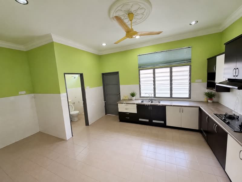 Rumah Teres 2-Tingkat untuk Dijual di Beserah (Pahang) - Izzat Azman - Kitchen - PropertyGuru.com.my